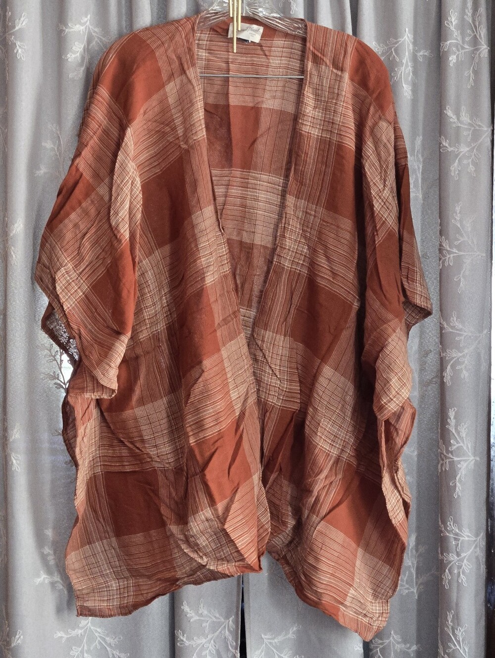 Universal Thread Open-Front Plaid Rust and Cream